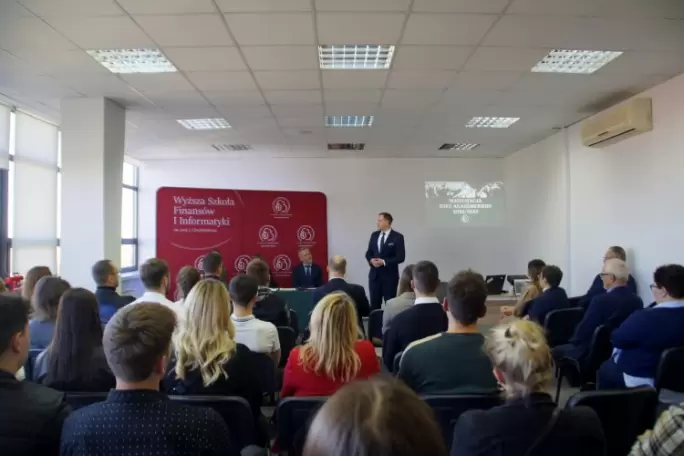 Zdjęcie uczelni - Wyższa Szkoła Finansów i Informatyki (WSFI) im. prof. J. Chechlińskiego