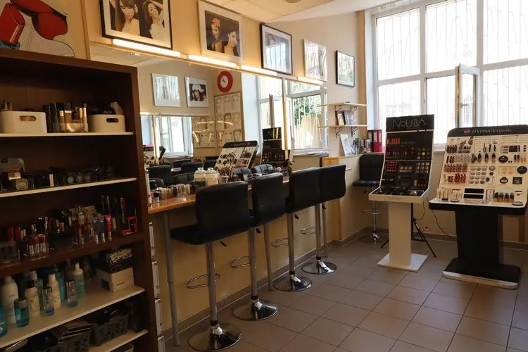 Uczelnia Społeczno-Medyczna w Warszawie  - zdjęcie 10