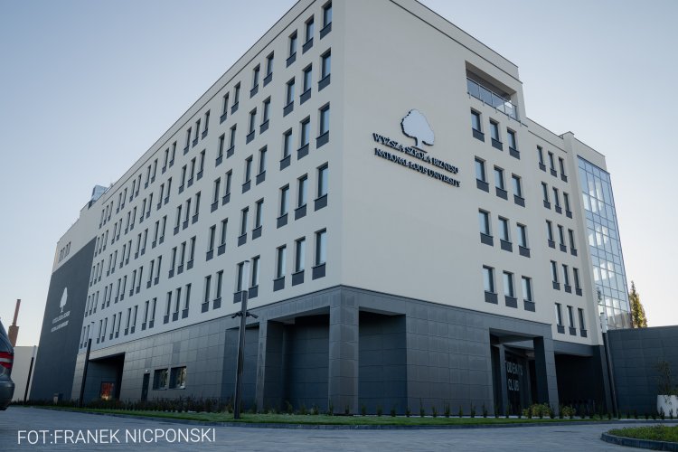 Galeria Wyższa Szkoła Biznesu - National-Louis University w Nowym Sączu