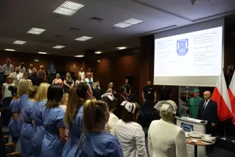 fasada budynku akademii