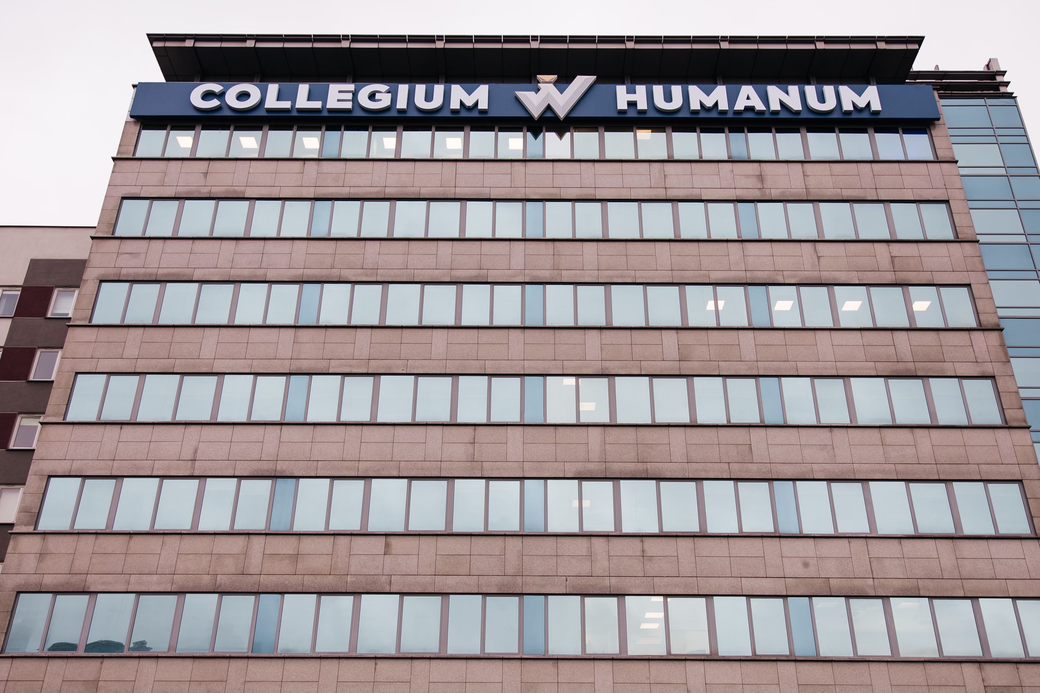 fasada budynku humanum