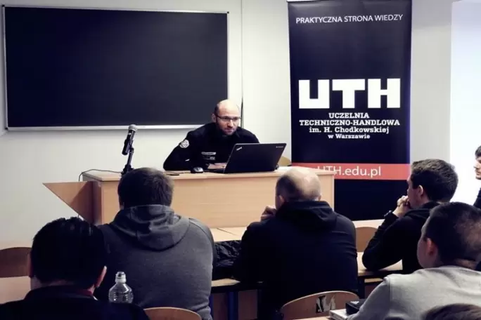 Zdjęcie uczelni - Uczelnia Techniczno-Handlowa (UTH) im. Heleny Chodkowskiej w Warszawie