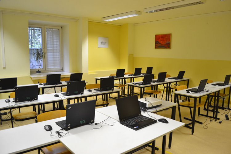 Galeria Warszawska Szkoła Zarządzania - Szkoła Wyższa (WSZ-SW)