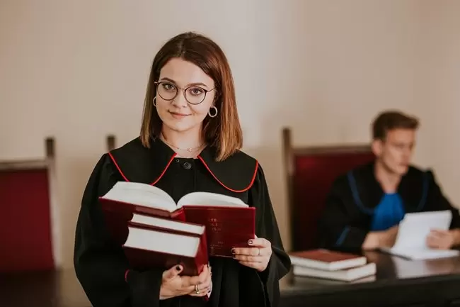 Zdjęcie uczelni - Uczelnia Łazarskiego