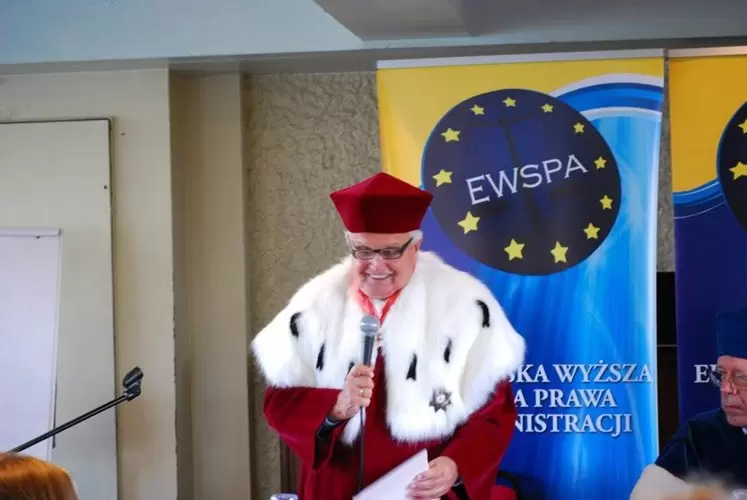 Galeria Europejska Wyższa Szkoła Prawa i AdministracjI (EWSPA)