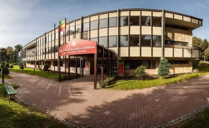 Zdjęcie uczelni - Akademia Nauk Stosowanych Angelusa Silesiusa